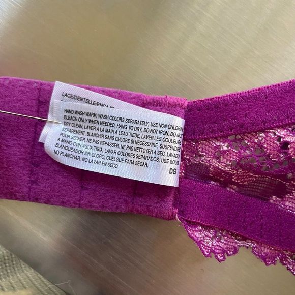 Wacoal Purple and White Embrace Lace® Unlined Underwire Bra Size 36DD - Picture 7 of 7